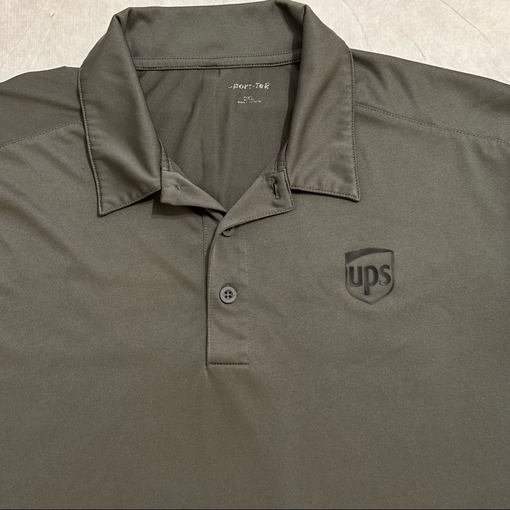 UPS gray Polo Men's XXL Delivery Employee Uniform Stretch Shirt